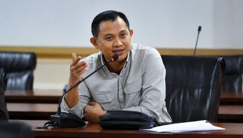 Sekretaris DPD PKS Tangsel Nabil Ahmad Fauzi memberikan keterangan terkait aplikasi Tangsel One.