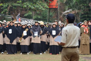 507 peserta perempuan PKS mengikuti upacara pembukaan Latansa Bela Negara Gelombang I di Kebun Kepik, Gunung Sindur, Bogor.